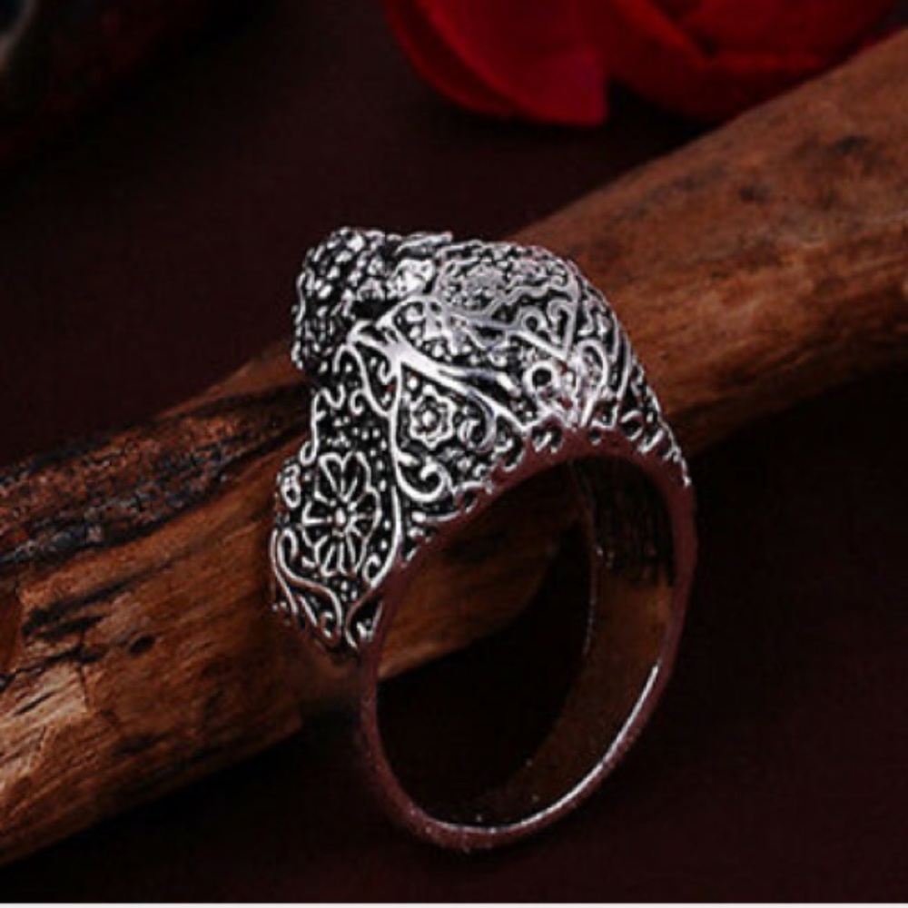 1 LEFT! 💀 STAINLESS STEEL SUGAR SKULL RING Size 8 - Picture 4 of 4